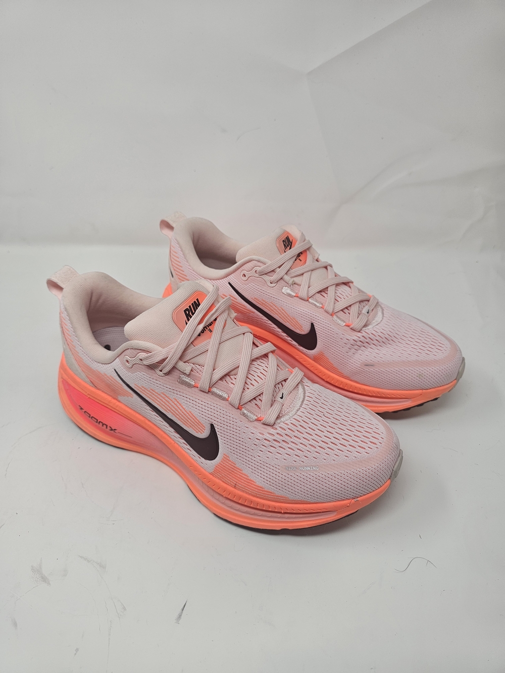 Nike Vomero 18 Atmosphere Pink HM6804-600 Women's Size 9.5